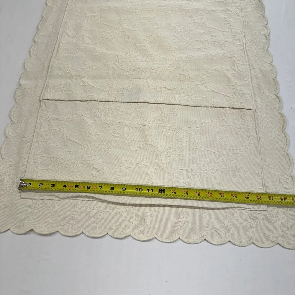 Vintage Matelasse Cotton Pillow Shams Standard Cream Scalloped‎ Edge Cottagecore